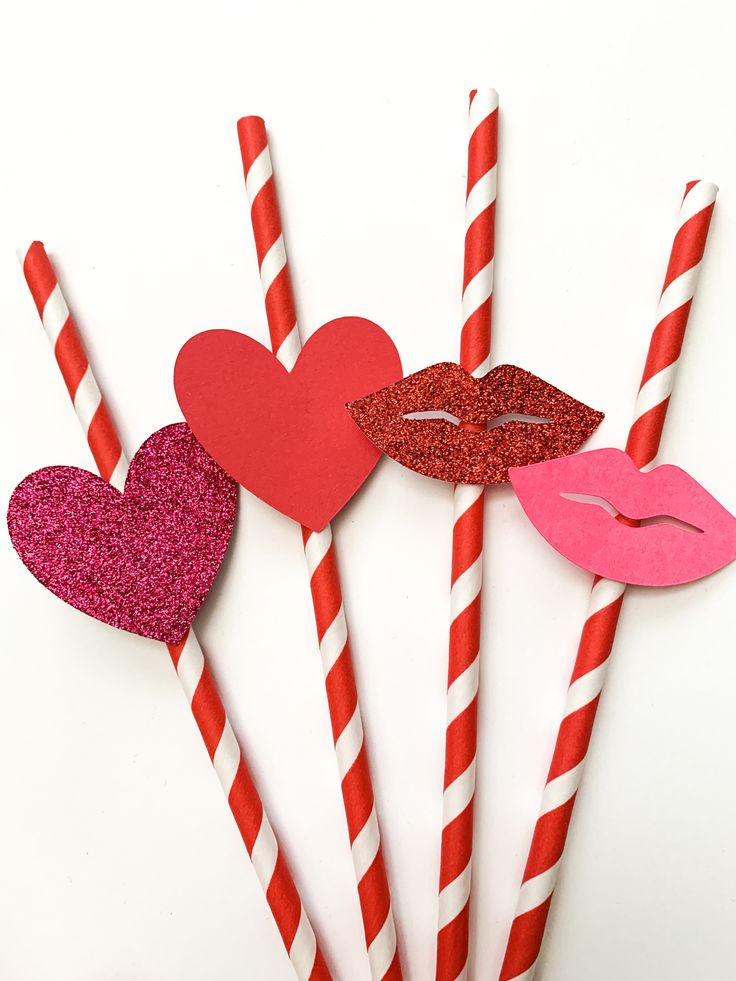 VALENTINE PAPER STRAWS